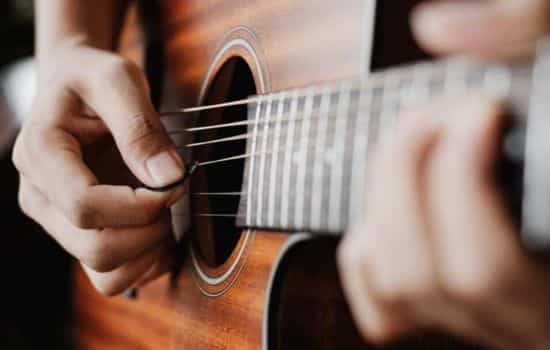 Aprende guitarra fácilmente con estas apps