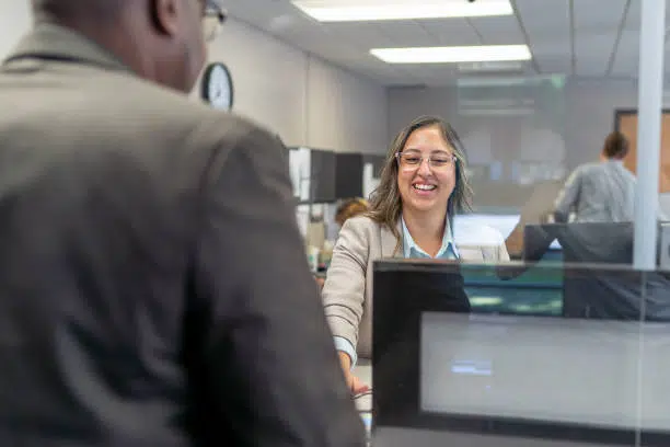 Crédito Fácil con Bancos Líderes