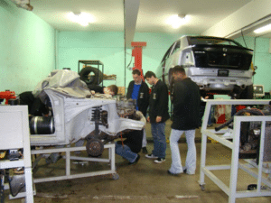 Aprende Mecánica Automotriz con Aplicaciones Innovadoras